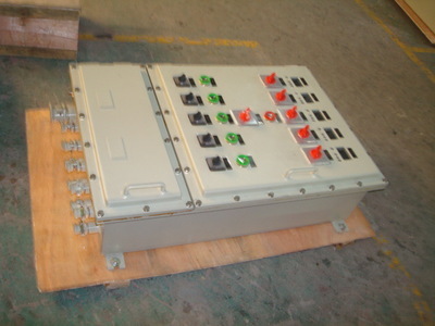 特價(jià)批發(fā)照明動(dòng)力配電箱、配電柜、電氣控制柜及無功補(bǔ)償裝置 瑞安市恒安電氣的專業(yè)優(yōu)勢(shì)